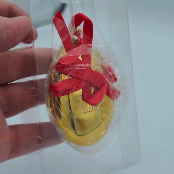 Vintage 1997 Hallmark Keepsake Holiday Memories Barbie Ornament Locket - Picture 3 of 4